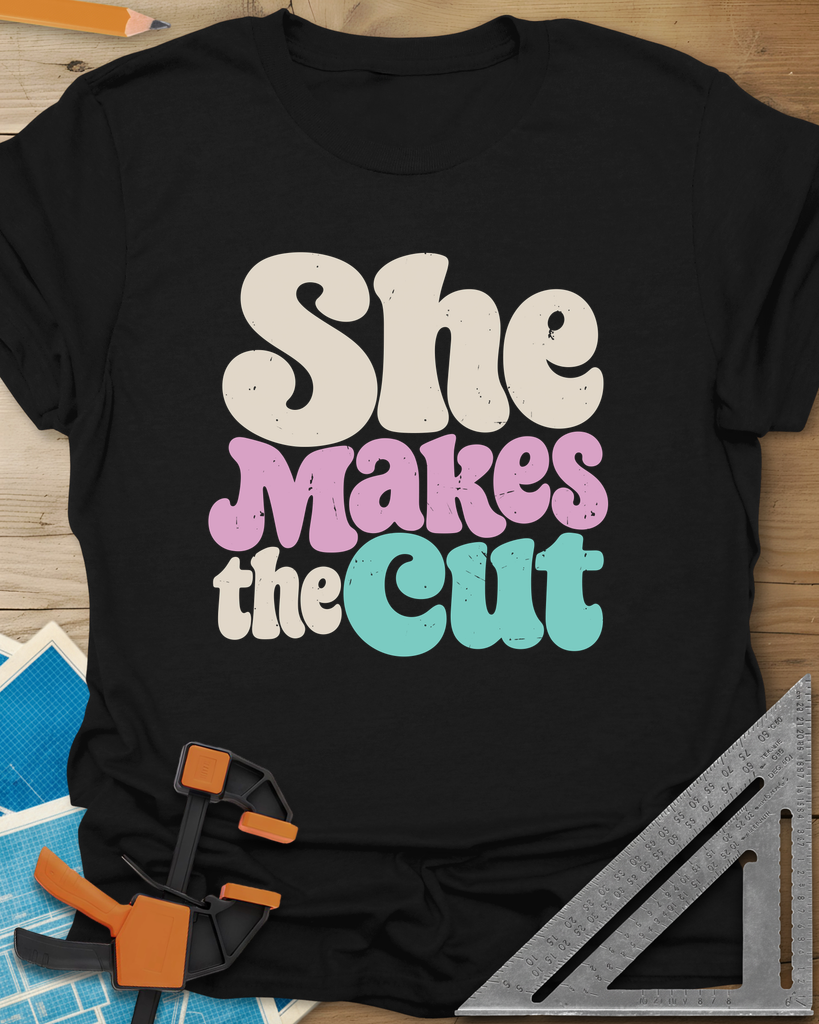 She Makes The Cut Tee — black