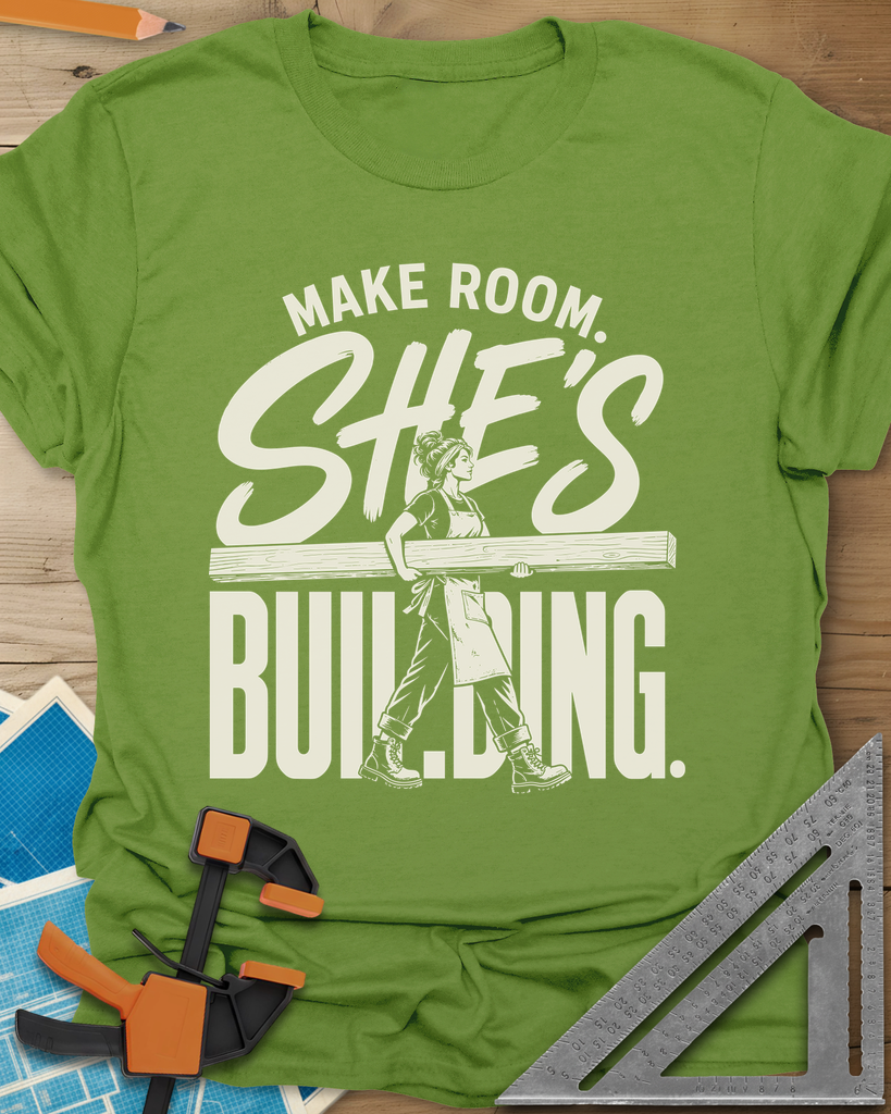 She'S Building Tee — kiwi