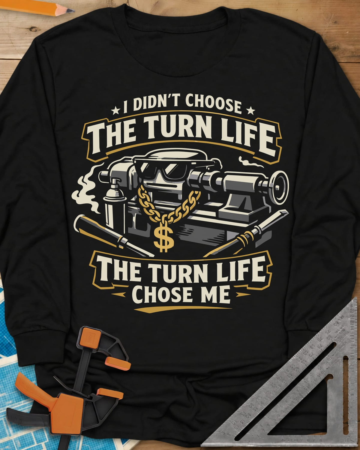 Turn Life long sleeve shirt in Black, a lathe in sunglasses and a gold dollar-sign chain with gouges